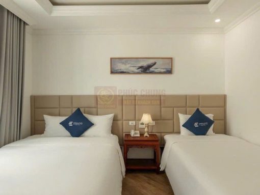 Tại sao chăn ga gối khách sạn luôn trắng tinh và mềm mịn hơn ở nhà?