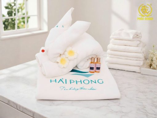 KHĂN & ÁO CHOÀNG THÊU LOGO – HẢI PHÒNG Sự chỉn chu thể hiện từ những điều mềm mại nhất