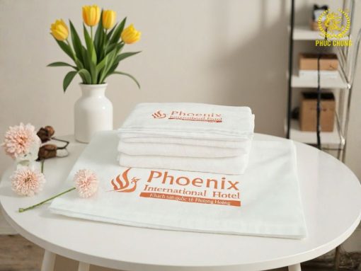 KHĂN KHÁCH SẠN THÊU LOGO “PHOENIX INTERNATIONAL HOTEL” – CHUẨN CHỈNH CHU, NHỚ THƯƠNG HIỆU LÂU