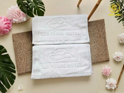 KHĂN THÊU NỔI LOGO “SEN PEARL HOTEL” – SANG TINH TẾ, NHÌN LÀ THẤY CHUẨN