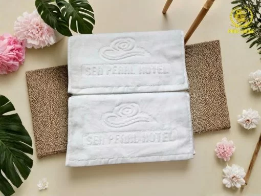 Khăn khách sạn thêu logo – Tinh tế trong từng chi tiết