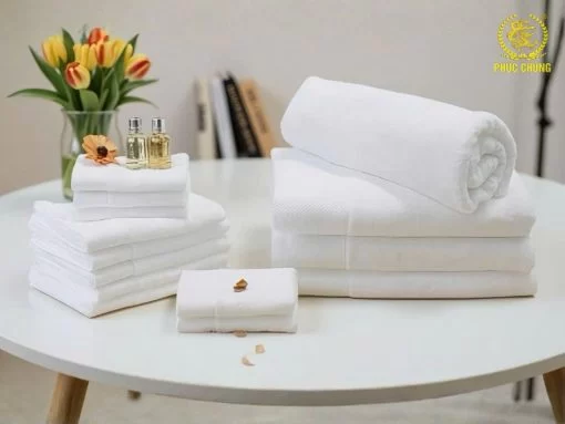 Set khăn trắng khách sạn – Đồng bộ sạch sẽ và chuyên nghiệp